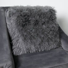 Carica l&#39;immagine nel visualizzatore di Gallery, Curly Sheepskin square cushion in a range of colours
