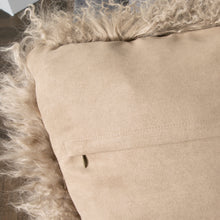 Carica l&#39;immagine nel visualizzatore di Gallery, Curly Sheepskin square cushion in a range of colours
