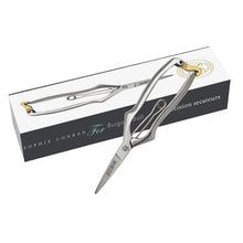 Carica l'immagine nel visualizzatore di Gallery, Sophie Conran precision secateurs in a gift box, showcasing innovative design and practical gardening tools.
