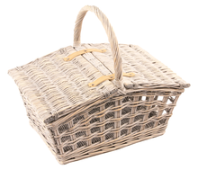 Carica l'immagine nel visualizzatore di Gallery, Hamper in white washed willow with open work design and hinged lid for picnics or storage.
