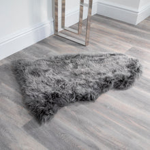 Carica l&#39;immagine nel visualizzatore di Gallery, Sheepskin Rugs in a choice of colours XXL
