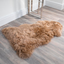 Carica l&#39;immagine nel visualizzatore di Gallery, Sheepskin Rugs in a choice of colours XXL
