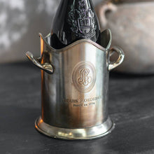 Lade das Bild in den Galerie-Viewer, Elegant wine cooler featuring a vintage design, perfect for keeping bottles chilled and adding sophistication to gatherings.
