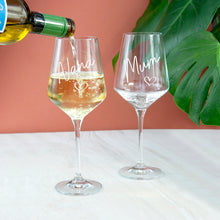 Load image into Gallery viewer, Personalised love heart wine glass
