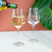 Afbeelding in Gallery-weergave laden, Mum&#39;s personalised wine glass
