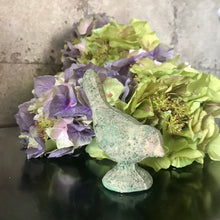 Load image into Gallery viewer, Cast iron bird in antique green
