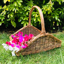 Load image into Gallery viewer, Country garden willow trug
