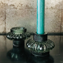 Lade das Bild in den Galerie-Viewer, Glass duo candleholder in four colours

